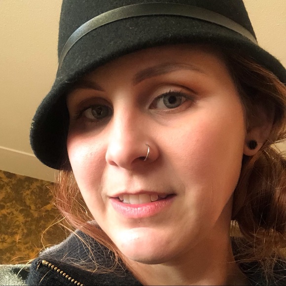 Meet your Posher, Rebecca - Picture 1 of 1